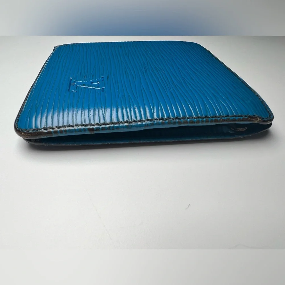 LOUIS VUITTON Epi Bifold Wallet